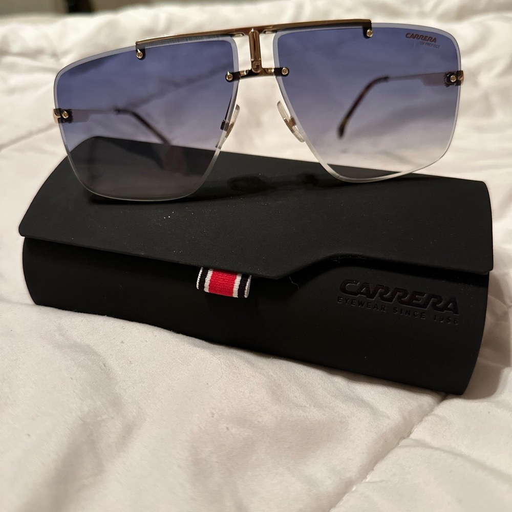 1016/S Navigator Sunglasses gradient lenses. Retail $199 Carrera